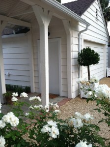 The entrance court to my daughter's home with gravel.