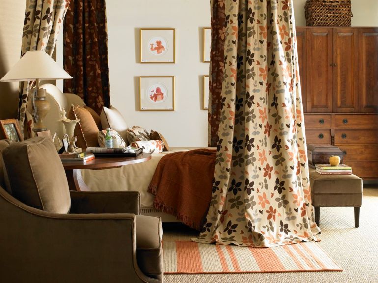 Salon_Chair_Wong_Ottoman